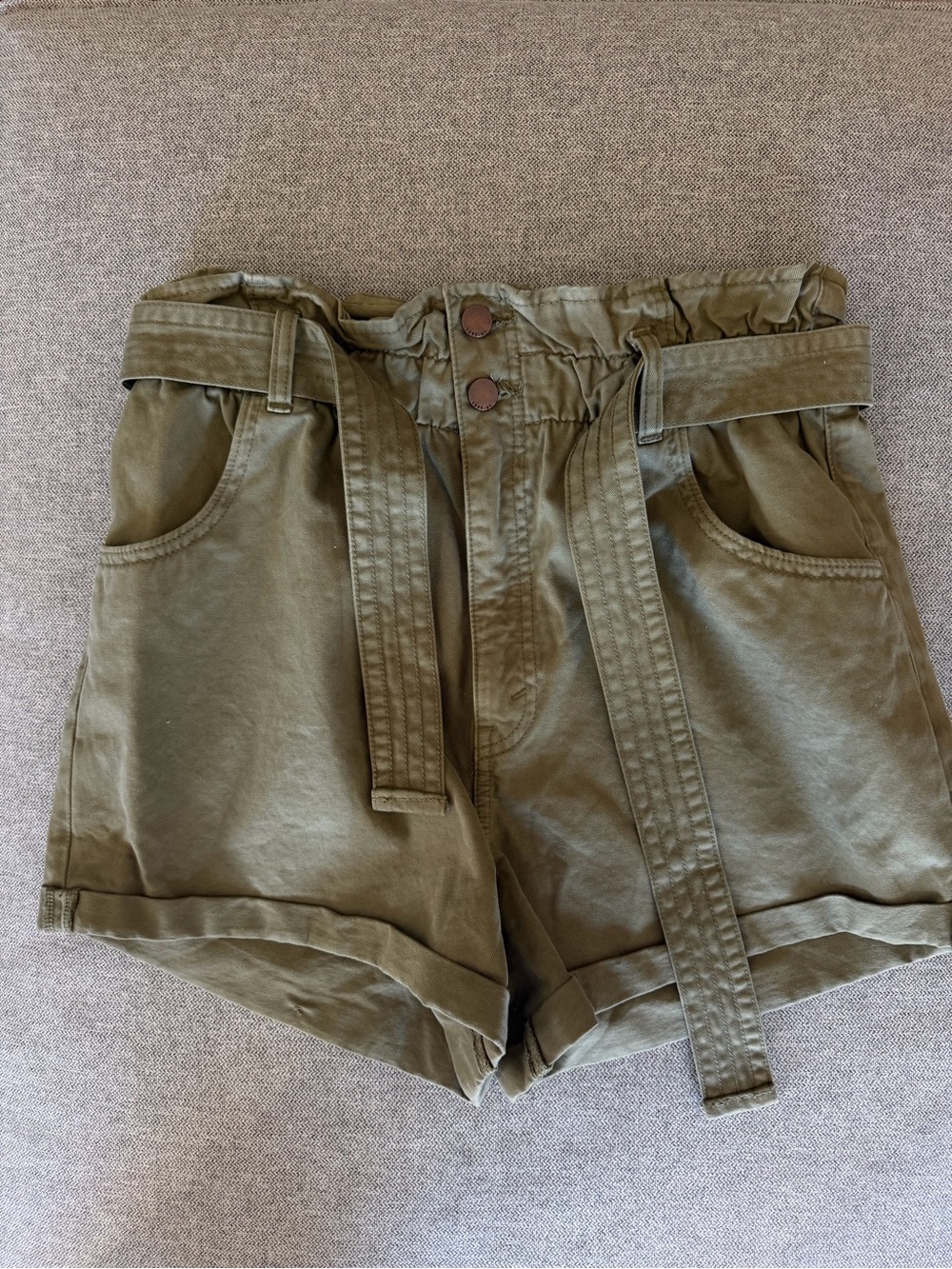 Abercrombie & Fitch High-Waist Belted Women’s Shorts